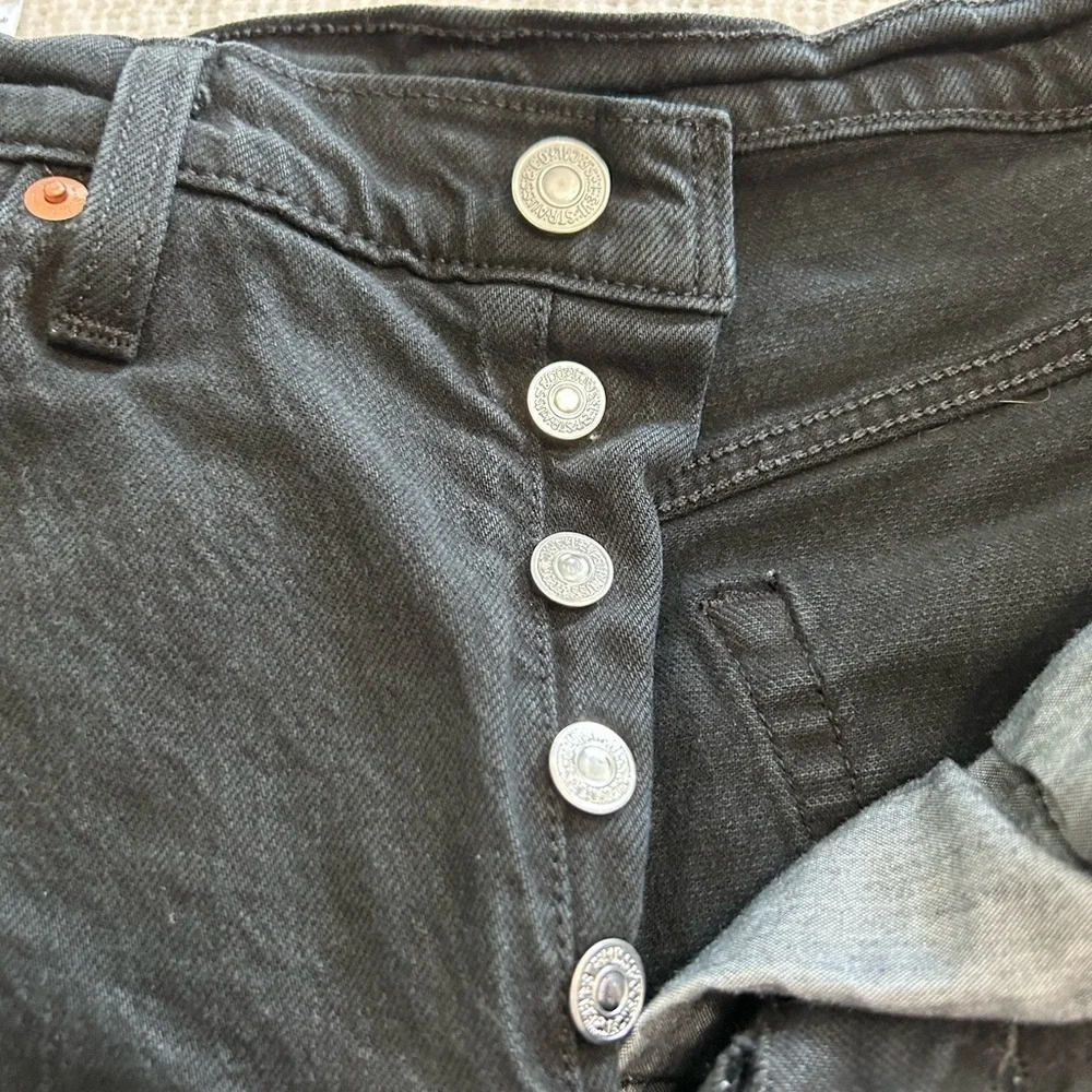 Levi Strauss & Co Women’s Button Fly Black Jeans

Size 8 - Picture 3 of 9